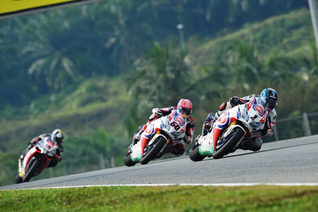 Sbk, round 10: a Sepang Rea e Davies si spartiscono il bottino