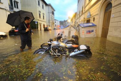 Un nubifragio devasta Firenze – Le Foto
