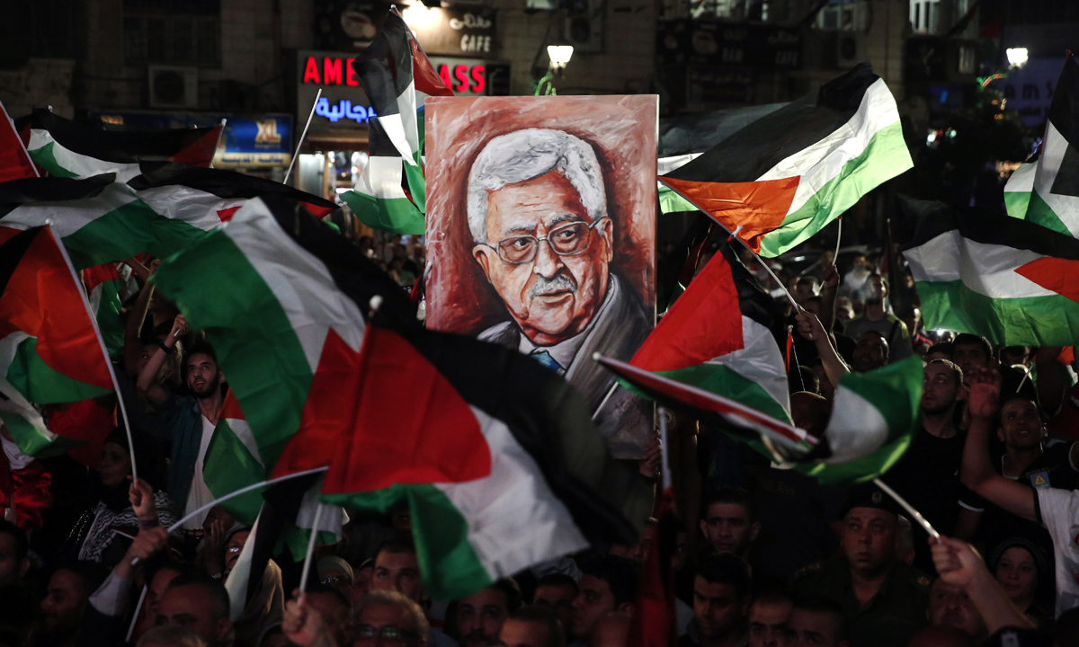 ONU, la bandiera palestinese sventola al Palazzo di vetro – Foto