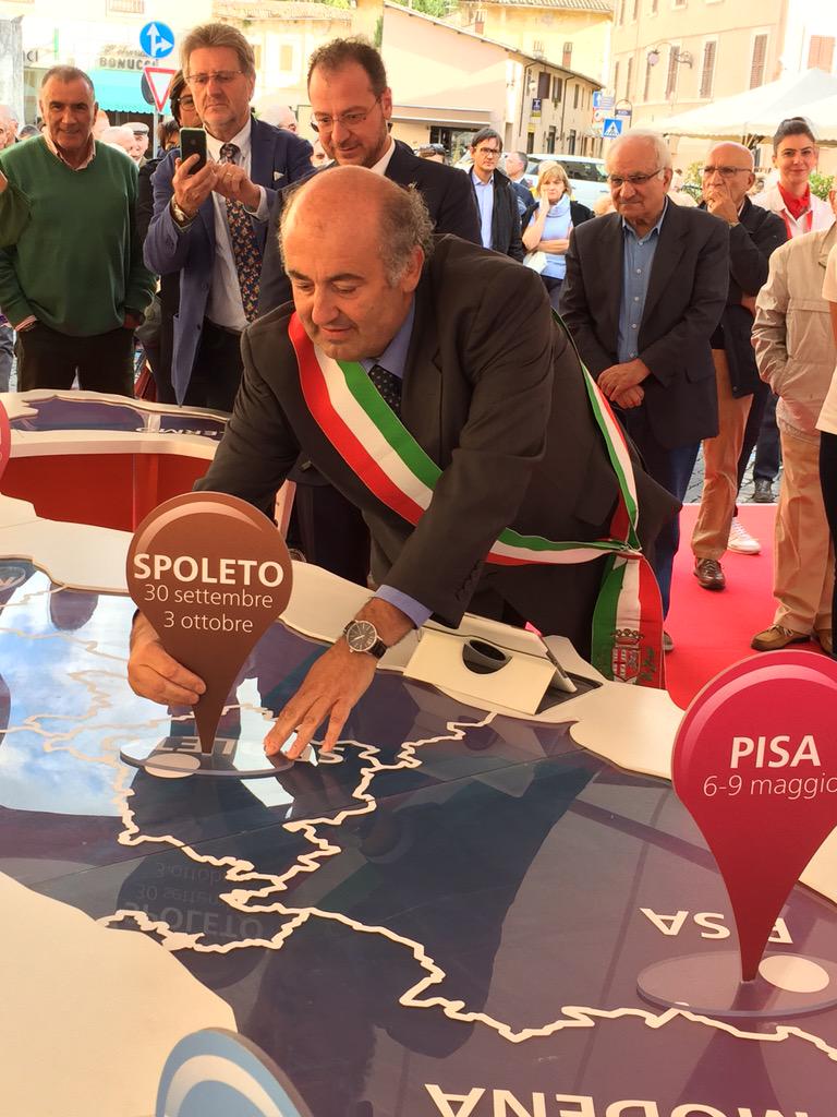 Il sindaco di Spoleto inaugura la tappa del tour in Umbria Il sindaco di Spoleto inaugura la tappa del tour in Umbria