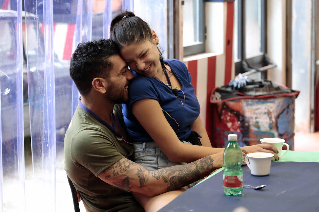 Grande Fratello 14: è nata un’altra coppia, Giovanni e Mary sempre più vicini Grande Fratello 14: è nata un’altra coppia, Giovanni e Mary sempre più vicini