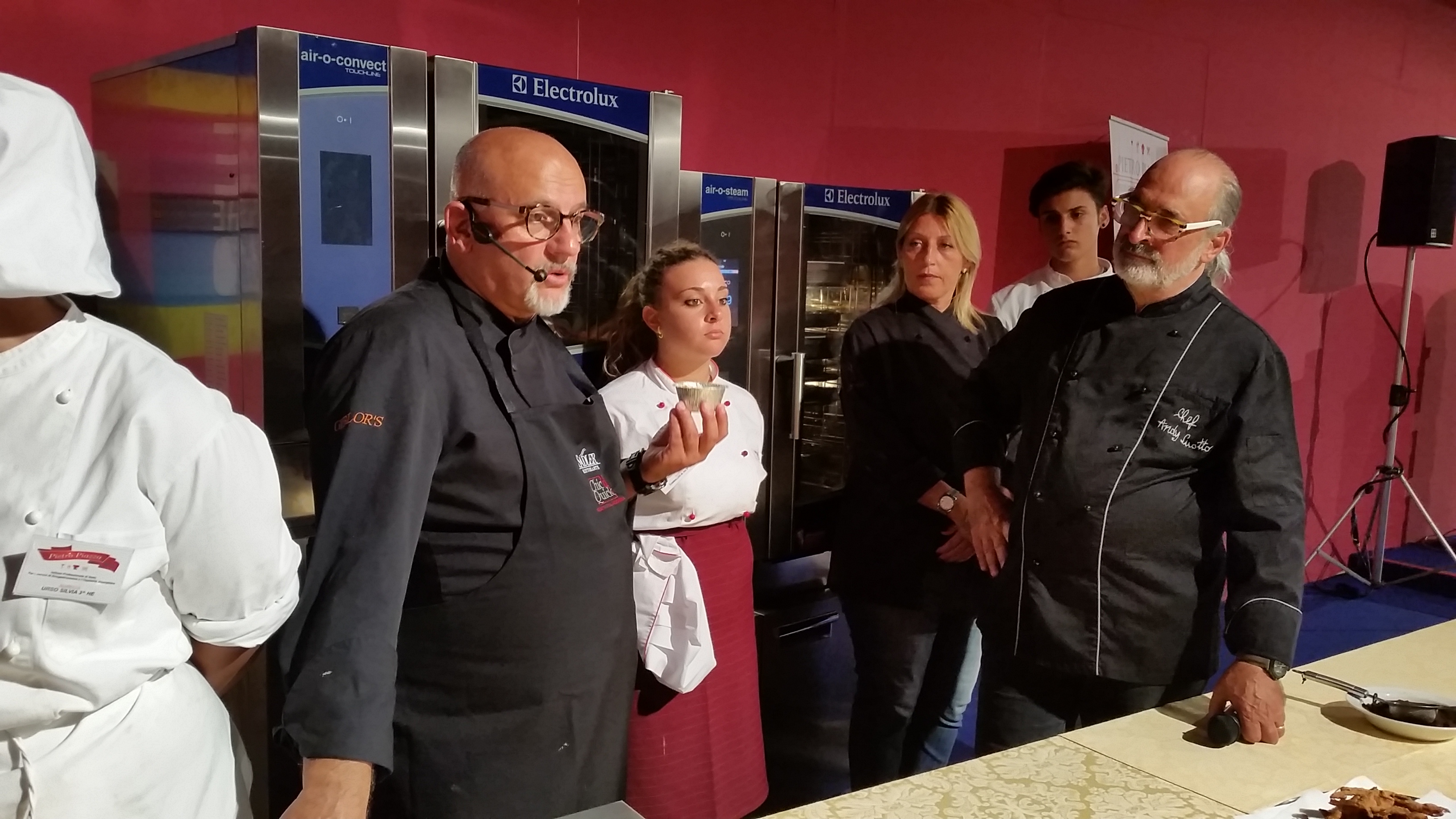 Giallo zafferano, La Mantia, Capossela, Elio: musica più cibo