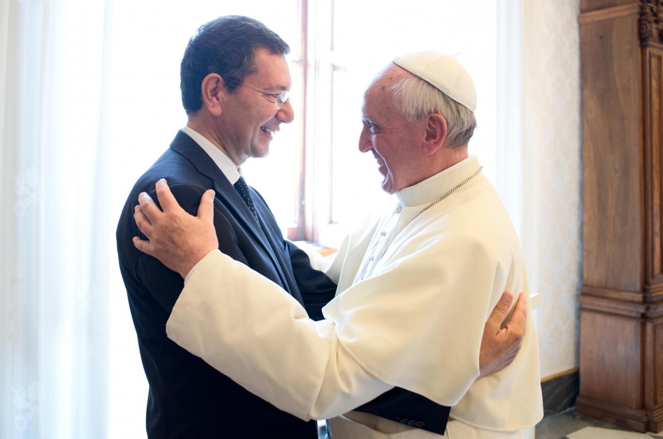 Il Papa smentisce Marino: le ragioni di un gesto clamoroso