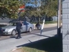 Usa, la polizia uccide un ragazzo afroamericano paraplegico – Foto e video Usa, la polizia uccide un ragazzo afroamericano paraplegico – Foto e video