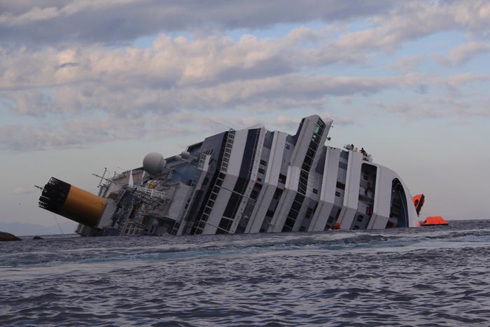 Costa Concordia, Schettino ricorre in appello: “Sentenza sbagliata” Costa Concordia, Schettino ricorre in appello: “Sentenza sbagliata”