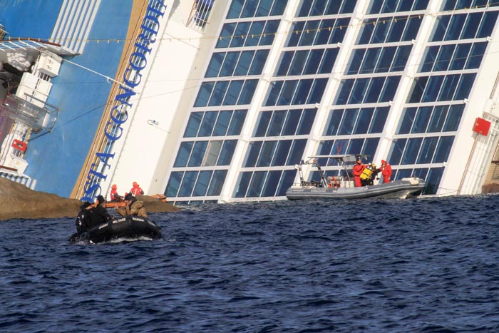 Costa Concordia, Schettino ricorre in appello: “Sentenza sbagliata” Costa Concordia, Schettino ricorre in appello: “Sentenza sbagliata”
