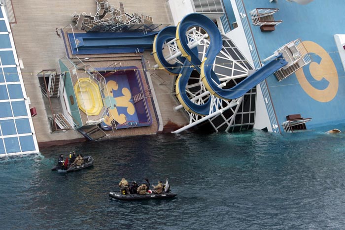Costa Concordia, Schettino ricorre in appello: “Sentenza sbagliata” Costa Concordia, Schettino ricorre in appello: “Sentenza sbagliata”