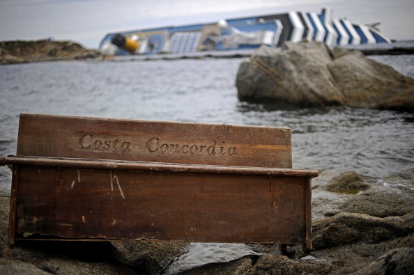 Costa Concordia, Schettino ricorre in appello: “Sentenza sbagliata” Costa Concordia, Schettino ricorre in appello: “Sentenza sbagliata”