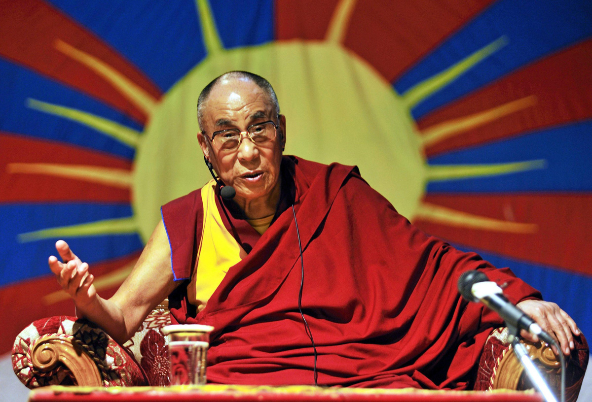 Dalai Lama: “Dopo di me una donna, ma dal volto attraente” Dalai Lama: “Dopo di me una donna, ma dal volto attraente”