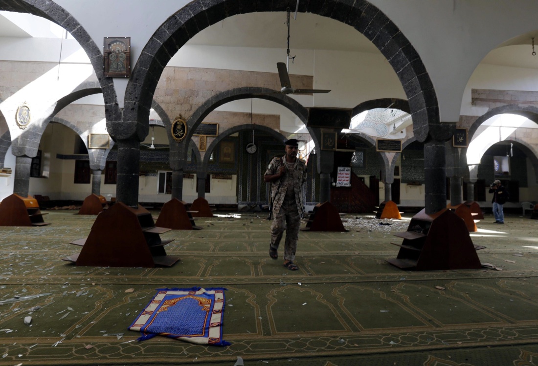 Yemen, attentato in moschea a Sanaa nel giorno della Festa del Sacrificio Yemen, attentato in moschea a Sanaa nel giorno della Festa del Sacrificio