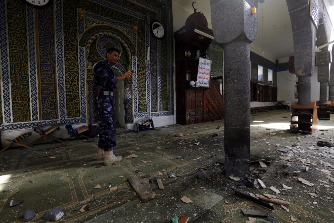 Yemen, attentato in moschea a Sanaa nel giorno della Festa del Sacrificio Yemen, attentato in moschea a Sanaa nel giorno della Festa del Sacrificio