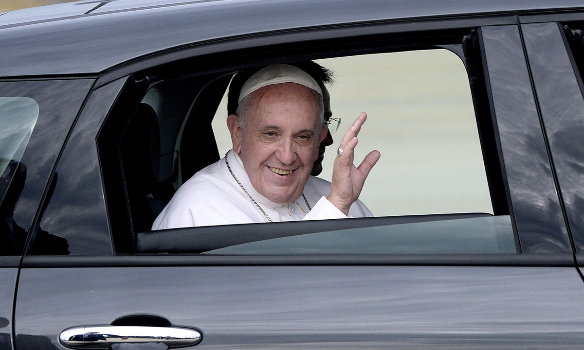 Francesco, il papa politico che affascina gli Usa