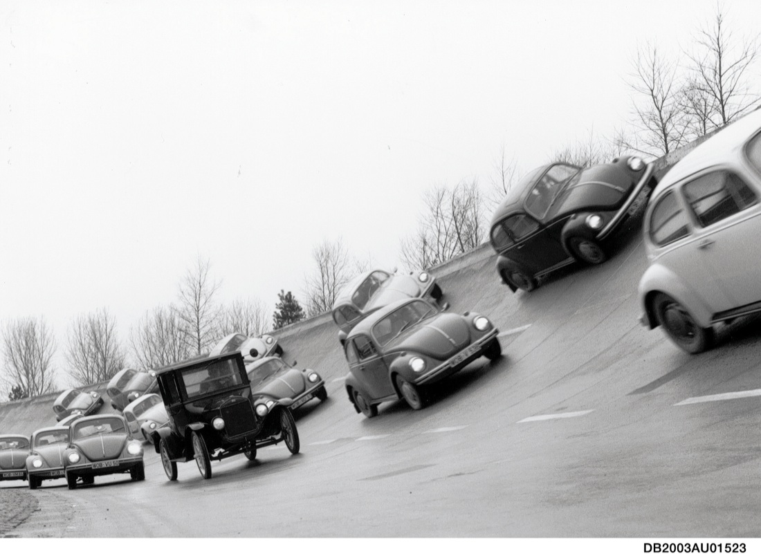 La Volkswagen nella storia. Dal Maggiolino a oggi – foto La Volkswagen nella storia. Dal Maggiolino a oggi – foto