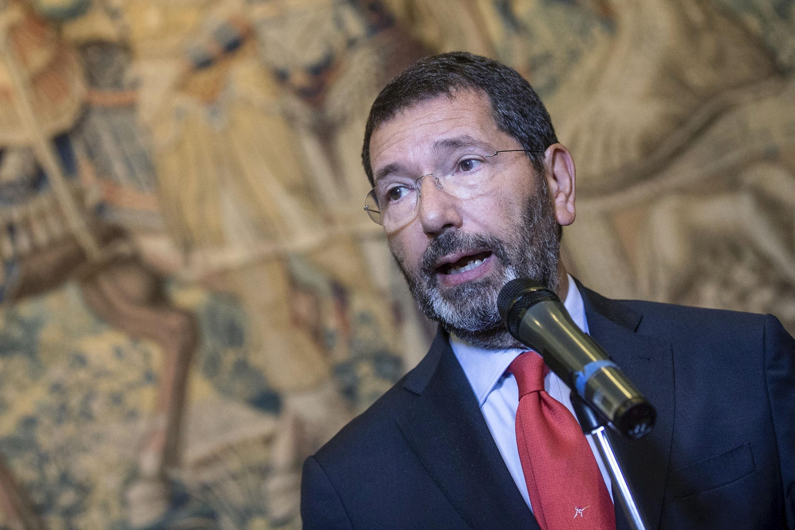 Il sindaco Marino vola negli Usa. Ed è ancora polemica