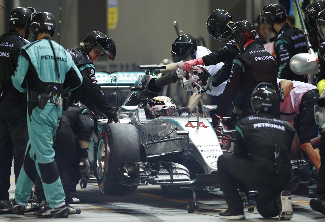 Gp Singapore: Vettel riporta la Ferrari in corsa per il Mondiale di F1 Gp Singapore: Vettel riporta la Ferrari in corsa per il Mondiale di F1