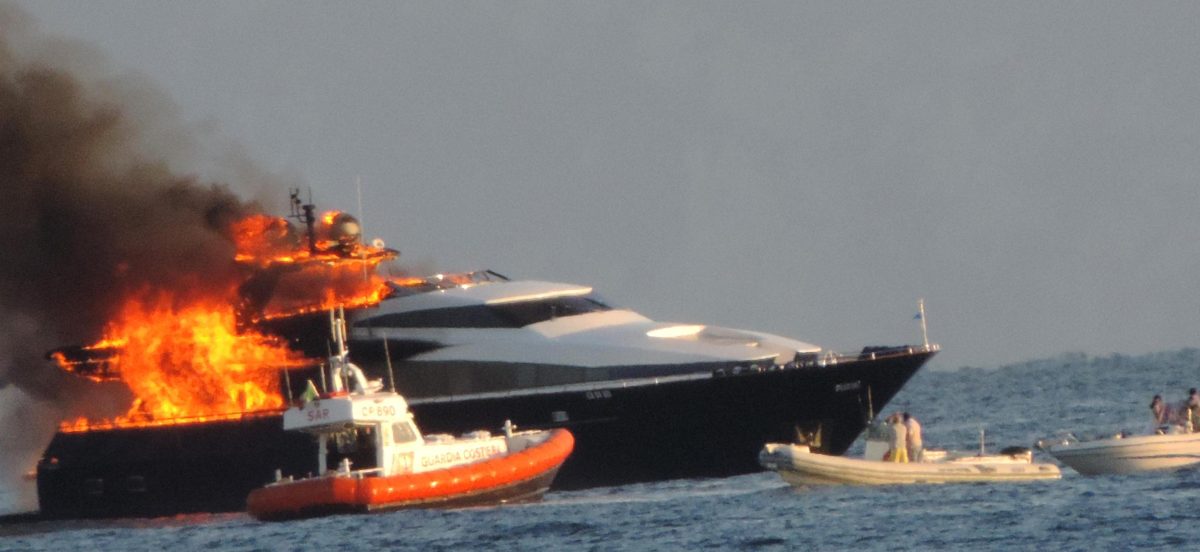 Galleria foto 'Napoli-Lazio 5-0: Higuain lancia la sfida all’Inter' - foto 12