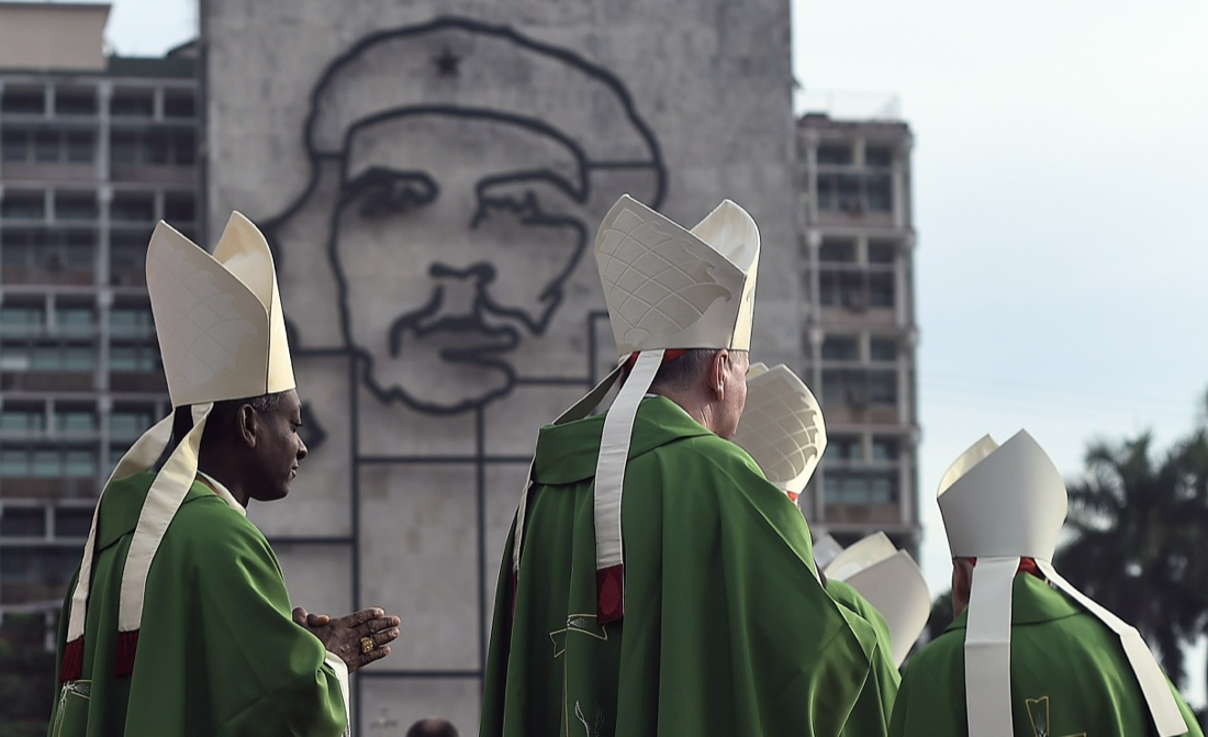 Cuba accoglie in trionfo il Papa dei poveri – Foto