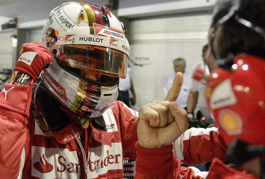 Gp Singapore: meraviglia Ferrari con Vettel. Hamilton ko, mondiale riaperto Gp Singapore: meraviglia Ferrari con Vettel. Hamilton ko, mondiale riaperto