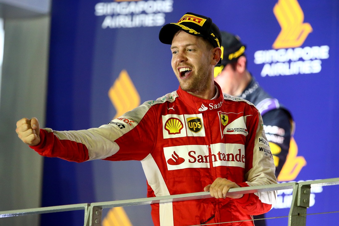Gp Singapore: meraviglia Ferrari con Vettel. Hamilton ko, mondiale riaperto Gp Singapore: meraviglia Ferrari con Vettel. Hamilton ko, mondiale riaperto