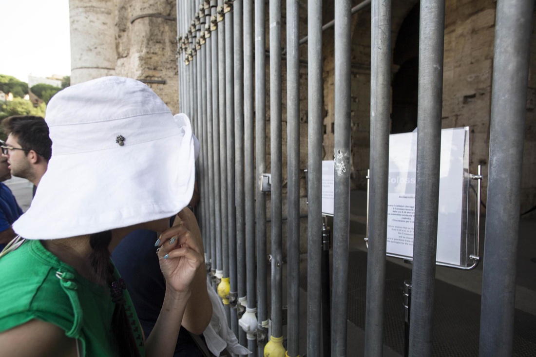 Colosseo chiuso: il decreto per includerlo nei “servizi essenziali” Colosseo chiuso: il decreto per includerlo nei “servizi essenziali”