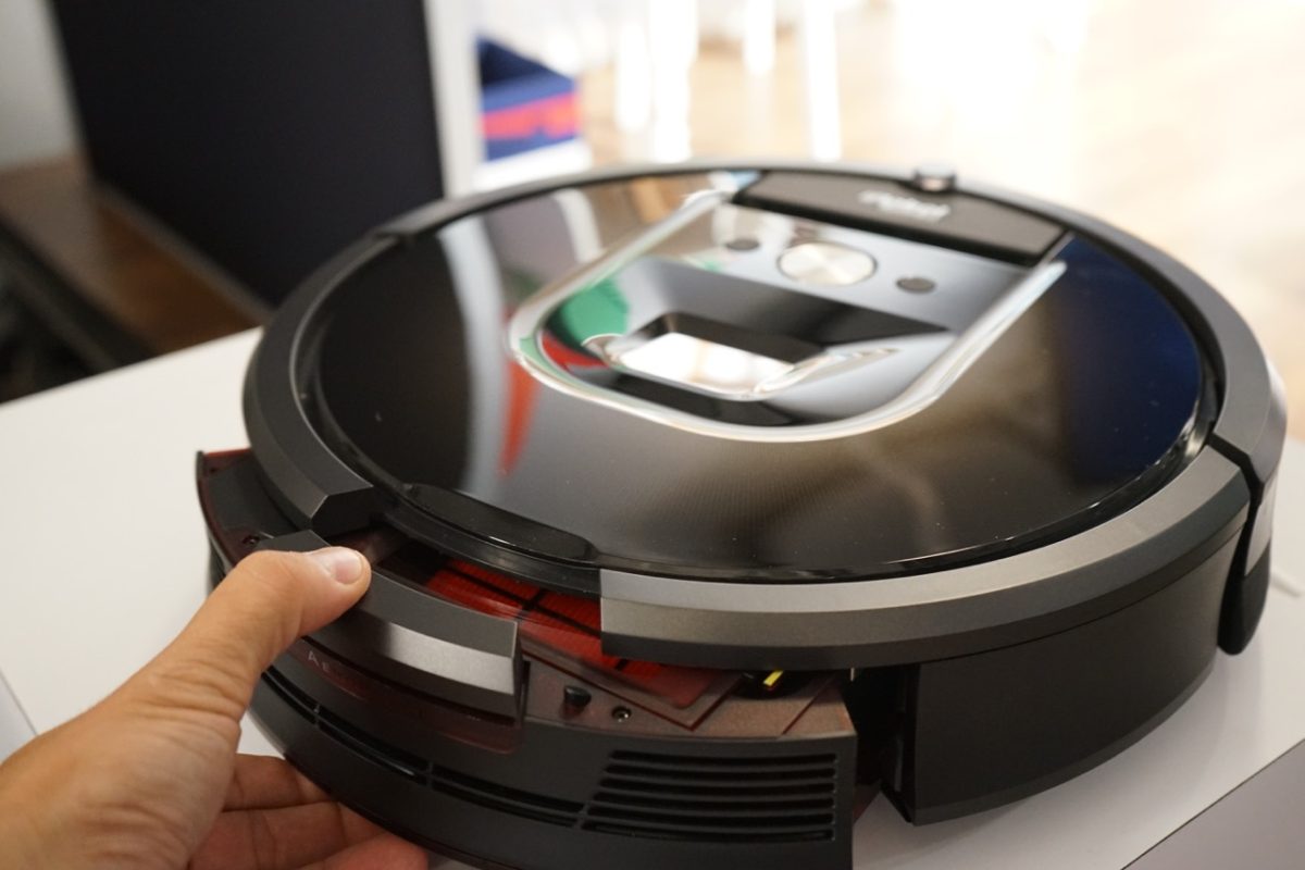 Galleria foto 'Roomba 980: l’aspirapolvere robot che si connette a Internet' - foto 12