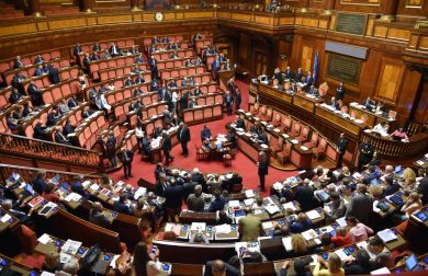 Senato, battaglia in aula sulle riforme