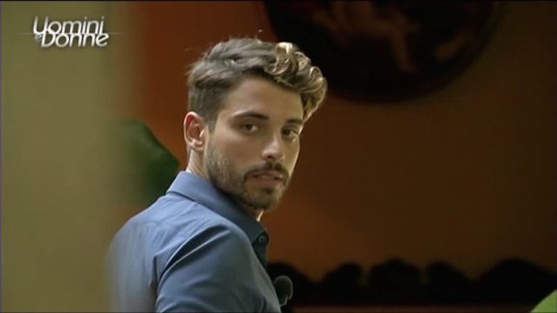 Uomini e Donne: i nuovi tronisti si presentano, Tina show contro Mauro Uomini e Donne: i nuovi tronisti si presentano, Tina show contro Mauro