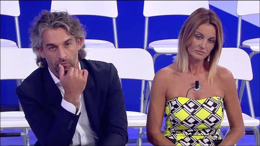 Uomini e Donne: i nuovi tronisti si presentano, Tina show contro Mauro Uomini e Donne: i nuovi tronisti si presentano, Tina show contro Mauro