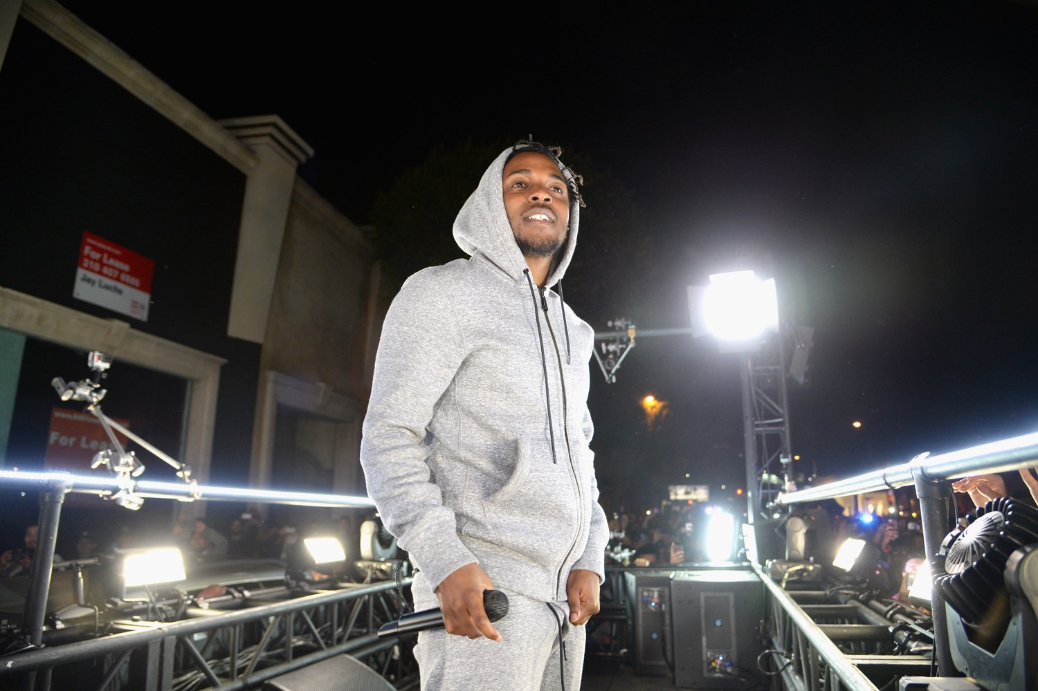 Kendrick Lamar scrive una lettera a Tupac: “Hai cambiato la mia vita per sempre” Kendrick Lamar scrive una lettera a Tupac: “Hai cambiato la mia vita per sempre”