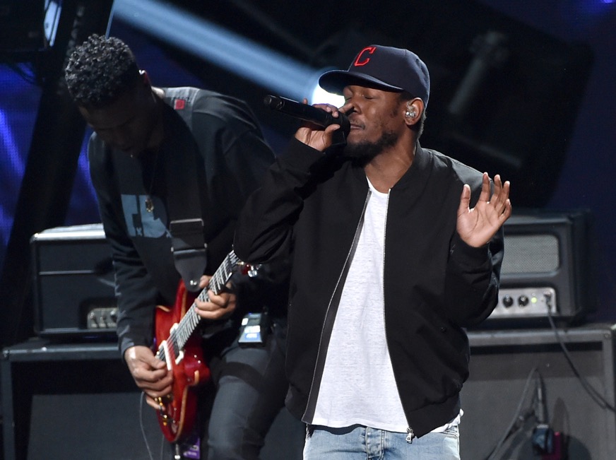 Kendrick Lamar scrive una lettera a Tupac: “Hai cambiato la mia vita per sempre” Kendrick Lamar scrive una lettera a Tupac: “Hai cambiato la mia vita per sempre”