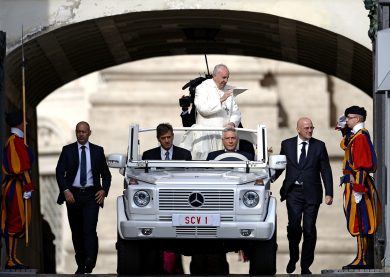 Usa: arrestato 15enne, progettava un attentato al Papa