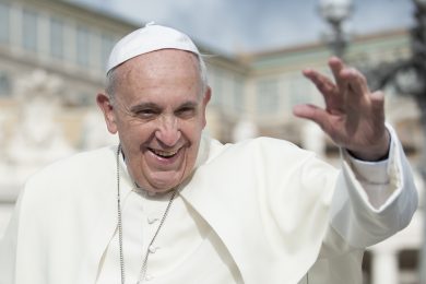 Papa Francesco: i conventi hotel devono pagare l’Imu