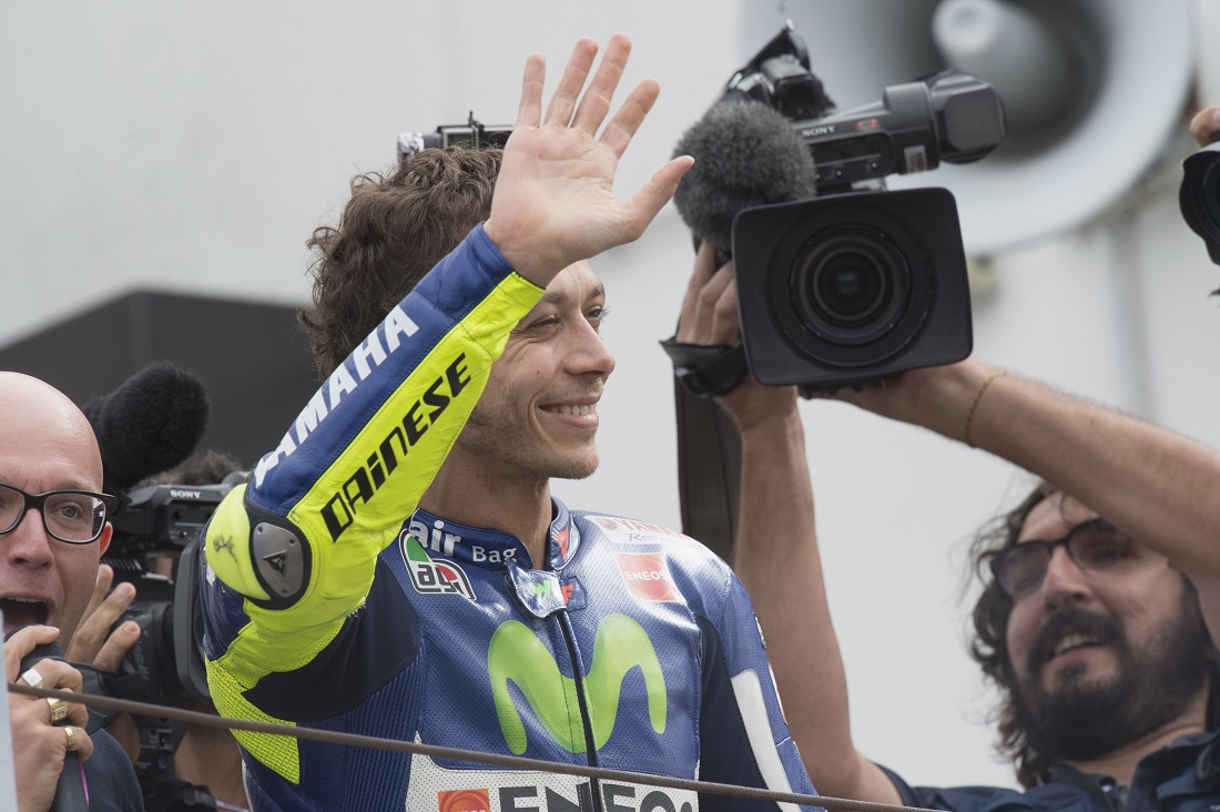 Gp San Marino: Rossi batte Lorenzo, la fortuna c’entra poco