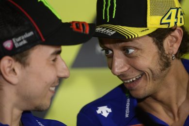 Gp San Marino: Rossi batte Lorenzo, la fortuna c’entra poco