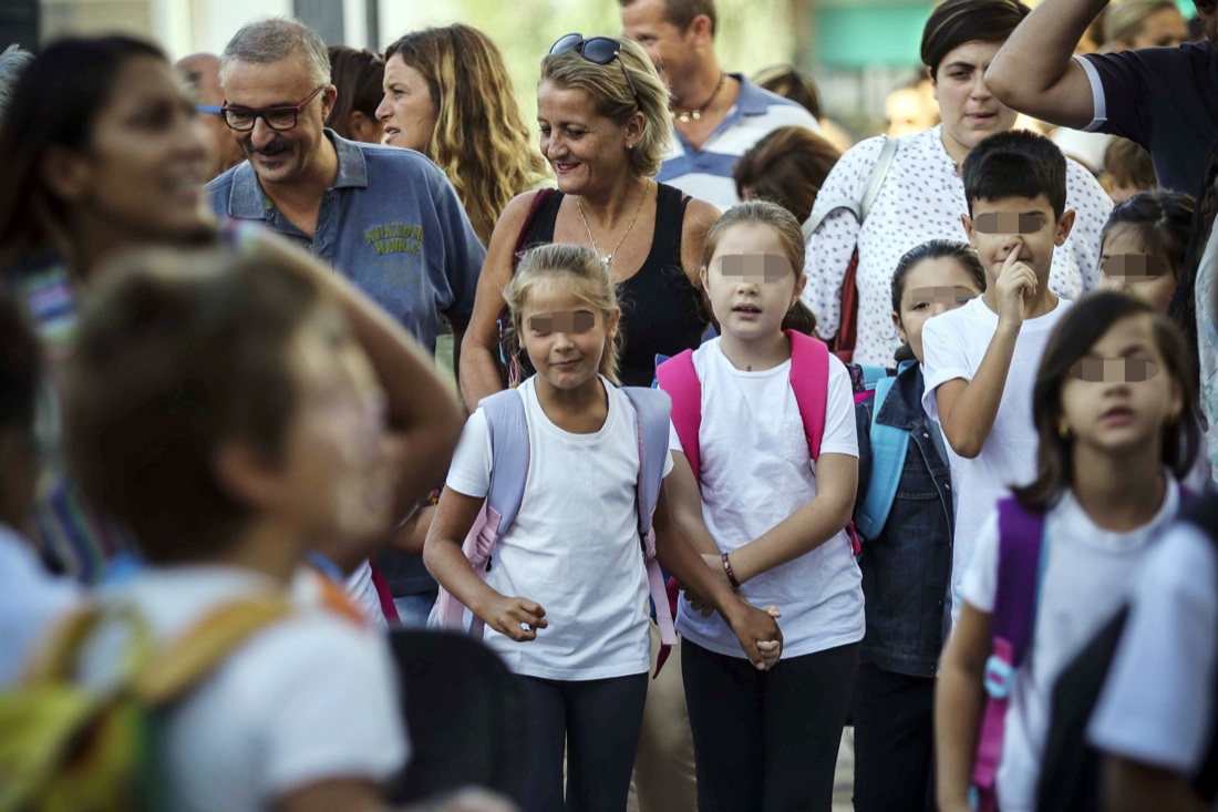 Primo giorno di scuola per 9 milioni di studenti, le foto Primo giorno di scuola per 9 milioni di studenti, le foto