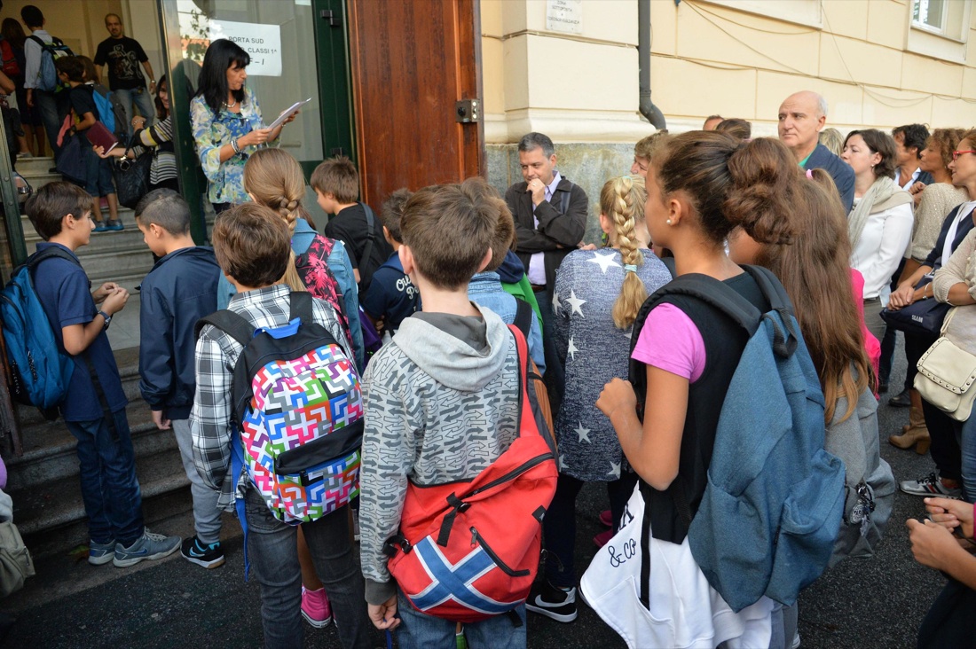 Primo giorno di scuola per 9 milioni di studenti, le foto Primo giorno di scuola per 9 milioni di studenti, le foto