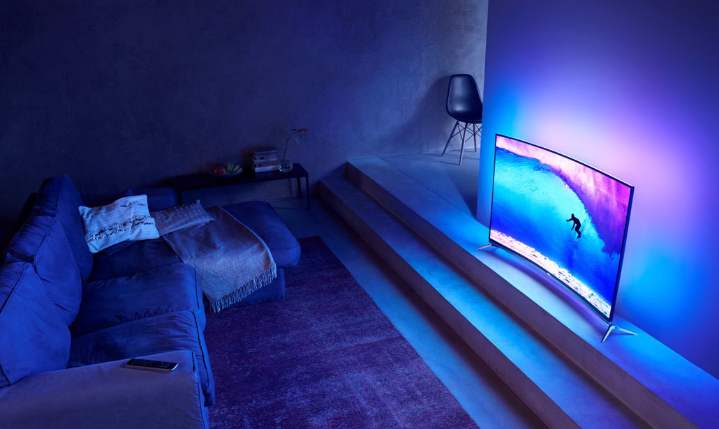Philips AmbiLux, la TV che esce dagli schermi Philips AmbiLux, la TV che esce dagli schermi