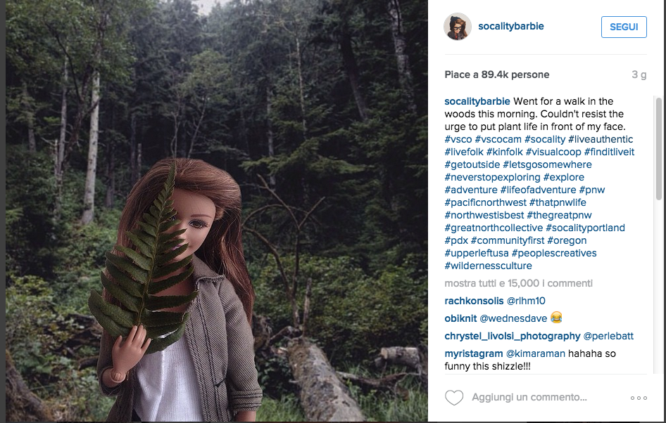 La Barbie hypster che si fa beffa della Instagram mania La Barbie hypster che si fa beffa della Instagram mania