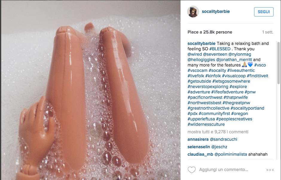 La Barbie hypster che si fa beffa della Instagram mania La Barbie hypster che si fa beffa della Instagram mania