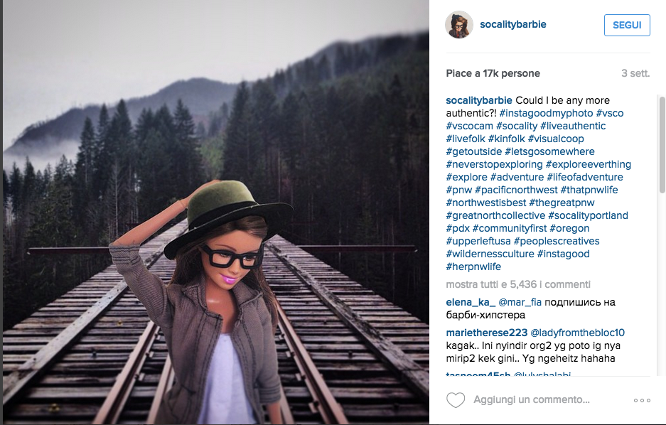 La Barbie hypster che si fa beffa della Instagram mania La Barbie hypster che si fa beffa della Instagram mania