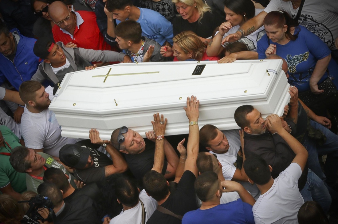 I funerali di Genny ucciso a 17 anni nel rione Sanità – Le foto