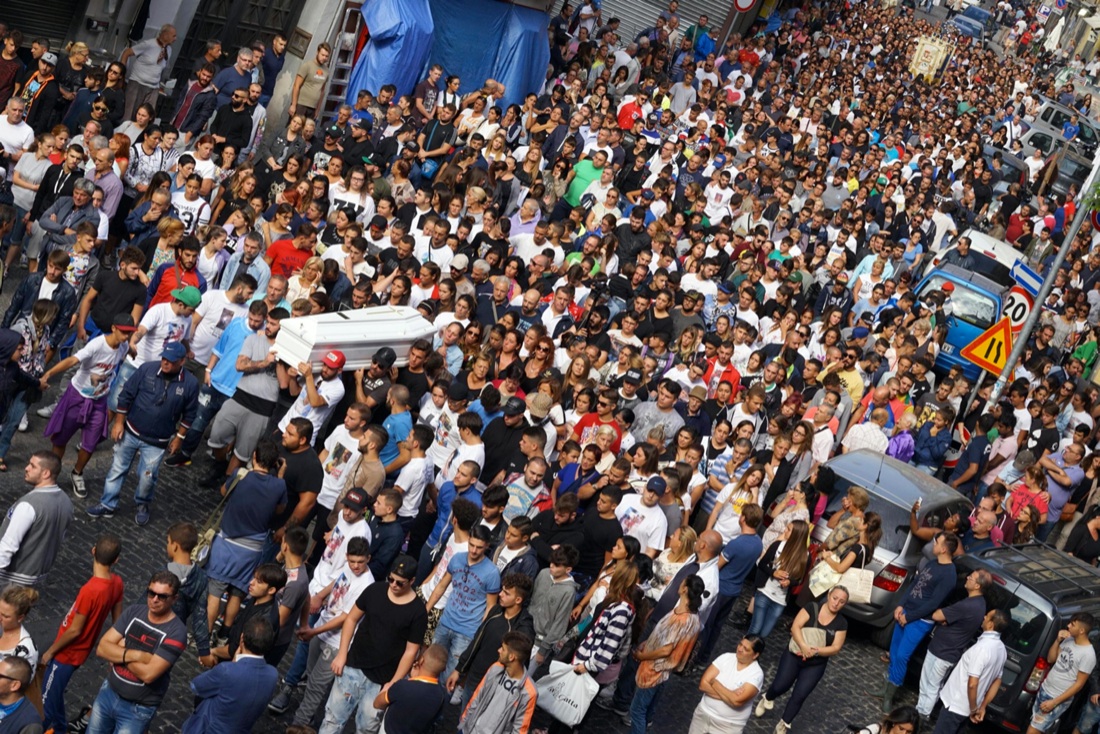 I funerali di Genny ucciso a 17 anni nel rione Sanità – Le foto