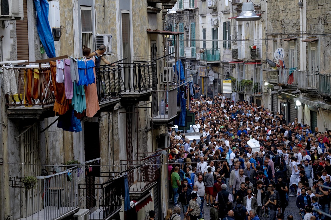 I funerali di Genny ucciso a 17 anni nel rione Sanità – Le foto