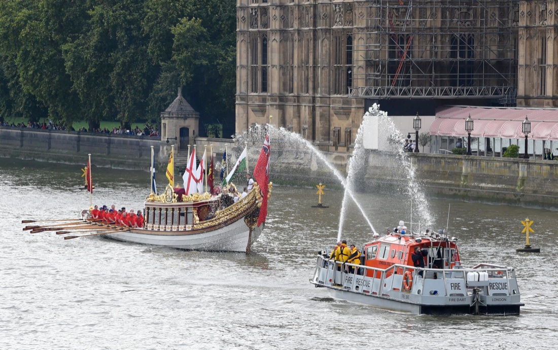 Elisabetta II, il Regno Unito in festa per la regina – Foto