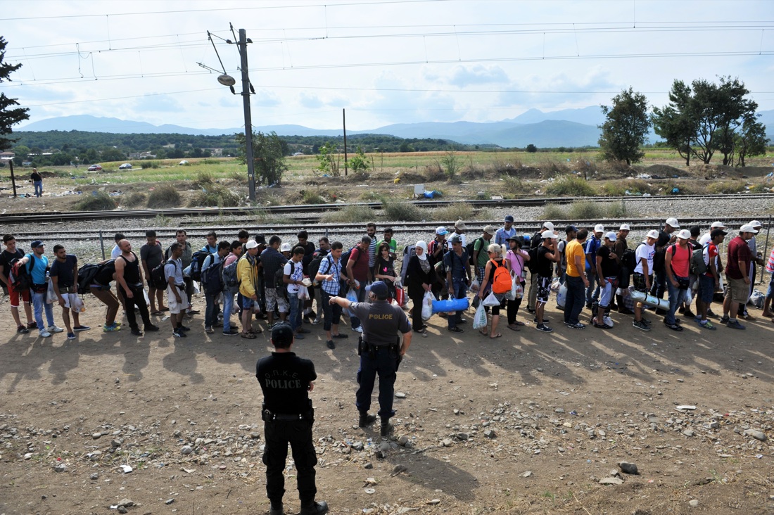 I rifugiati al confine fra Grecia e Macedonia – Foto