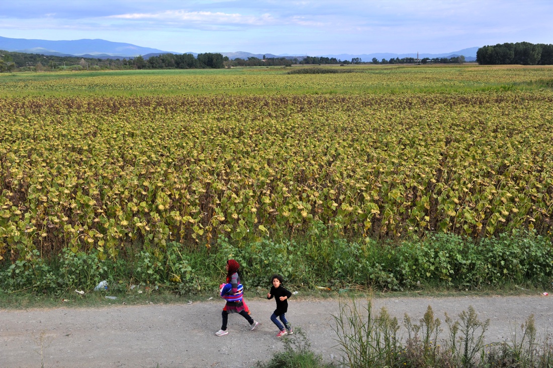 I rifugiati al confine fra Grecia e Macedonia – Foto