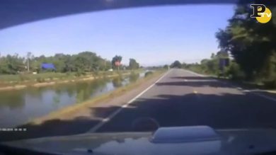 Palla di fuoco nel cielo di Bangkok