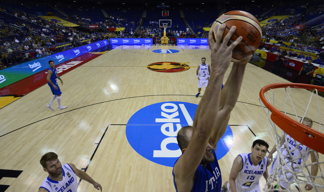 Europei basket, vittoria col brivido per l’Italia sull’Islanda: 71-64
