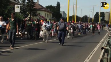La marcia dei profughi da Budapest a Vienna