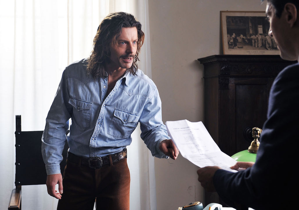 L’onore e il rispetto 4: Fortebracci si costituisce, Carmela vuole vendicarsi L’onore e il rispetto 4: Fortebracci si costituisce, Carmela vuole vendicarsi